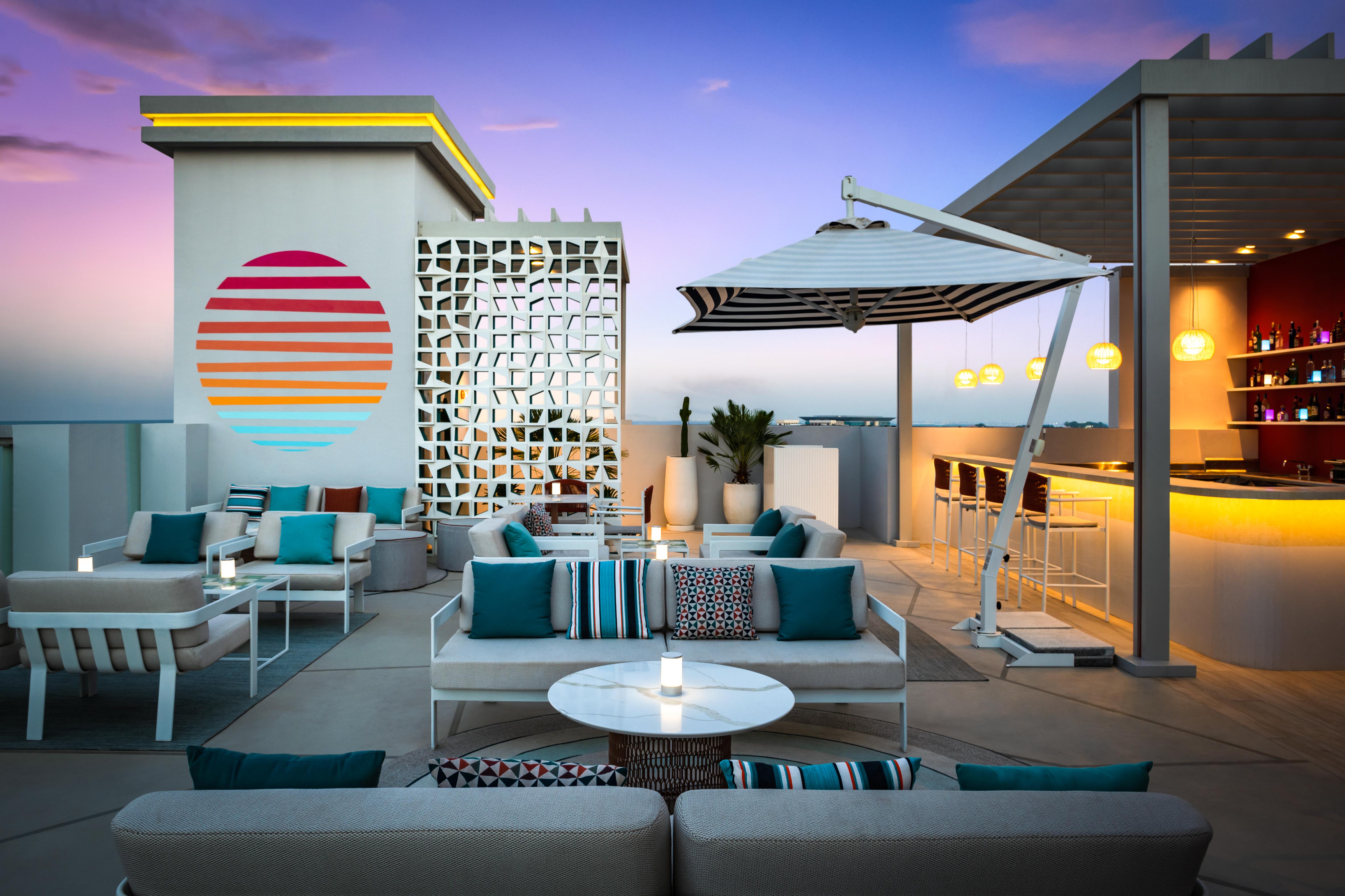Vida Beach Resort Umm Al Quwain Eksteriør billede The rooftop bar at the hotel