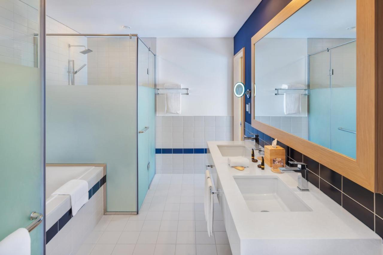 Vida Beach Resort Umm Al Quwain Eksteriør billede Bathroom